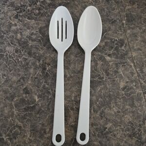 2 Vintage Tailor Made white slotted / Full Spoon